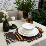 Set Vajilla Hongo Mágico con 4 Platos Trinche con Rayas Gris, 4 Bowls con Rayas Gris y 4 Platos de Ensalada de Hongo. 12 piezas total.