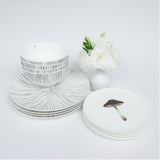 Set Vajilla Hongo Mágico con 4 Platos Trinche con Rayas Gris, 4 Bowls con Rayas Gris y 4 Platos de Ensalada de Hongo. 12 piezas total.