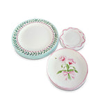 Set de vajilla de porcelana con platos trinche con borde de flores, platos de ensalada con lisianthus rosas y plato de pan con ondas rosa, marca Zash
