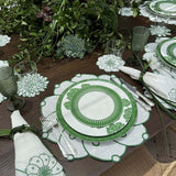 Coasters Identidad en Lino Blanco con Bordado de Biznaga, Paciflora y Dalia Verdes. Set de 4