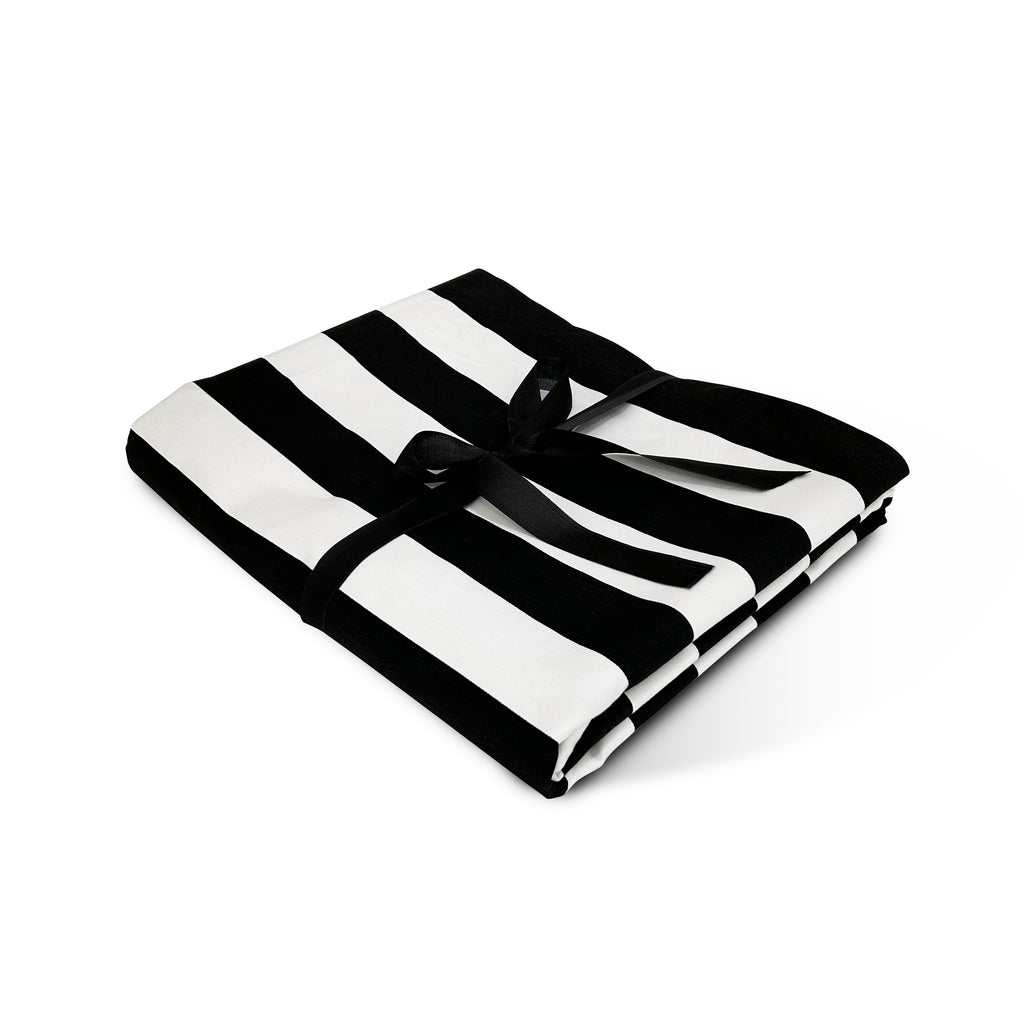 Mantel completo de mesa de algodón con poliéster en rayas negras y blancas marca Zash