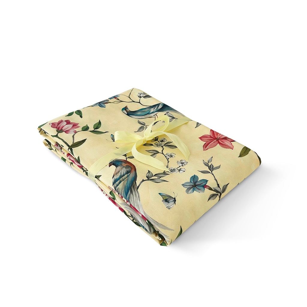 Mantel completo de mesa rectangular de 2 x 3 mts de pájaros y flores con amarillo, marca Zash