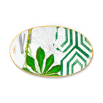 Platón ovalado chico Amazonia de porcelana blanca con hojas de Vista Alegre, con borde de oro de 24 kilates