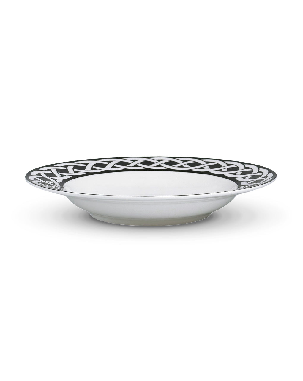 Plato sopero Identidad de porcelana blanco con borde geométrico en color negro, diseñado por Sofia Aspe Interiorismo para Zash