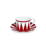 Taza de té de porcelana blanca con rayas rojas, de la colección Identidad diseñada por Sofía Aspe Interiorismo para Zash