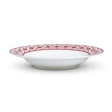 Plato sopero de porcelana blanca con orilla decorada con rojo, de la colección Identidad diseñada por Sofía Aspe Interiorismo para Zash