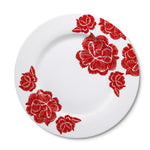 Plato trinche de porcelana blanco con flores en rojo, de la colección Identidad diseñada por Sofía Aspe Interiorismo para Zash