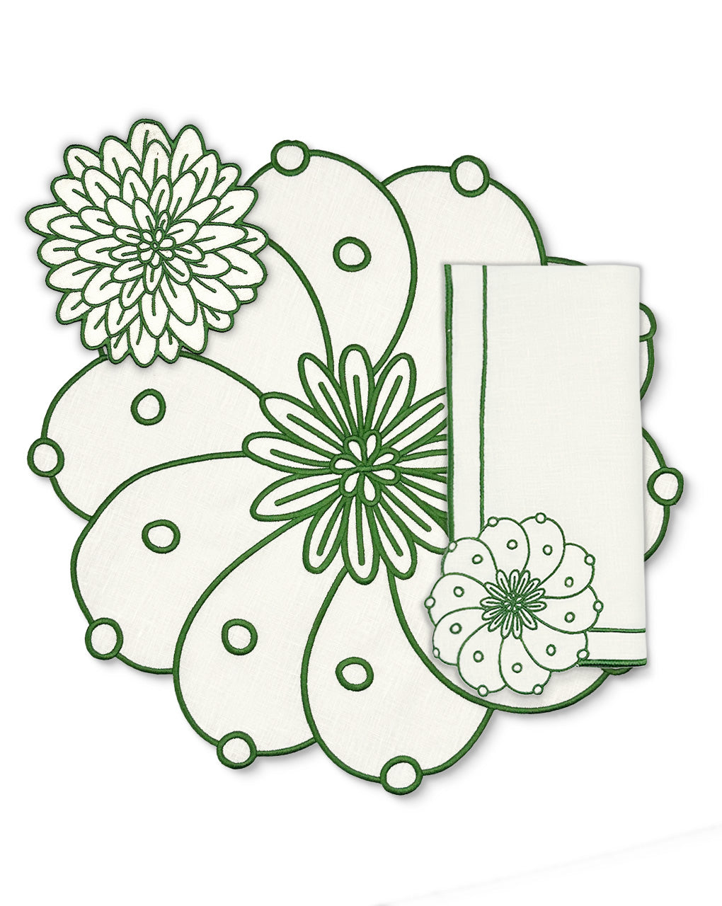 Set de Mantelería Identidad con Individuales, Servilletas y Coasters en Lino Blanco con Bordado en Verde, diseñado por Sofía Aspe Interiorismo para Zash