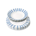 Set de vajilla Candy Cane con platos trinche y platos soperos de porcelana blanca con rayas en azul claro, marca Zash
