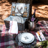 Set Vajilla Culebra en Blanco con 4 Platos Trinche Blancos con Rayas Negras, 4 Bowls Blancos con Rayas Negras y 4 Platos de Ensalada de Culebra. Total 12 piezas