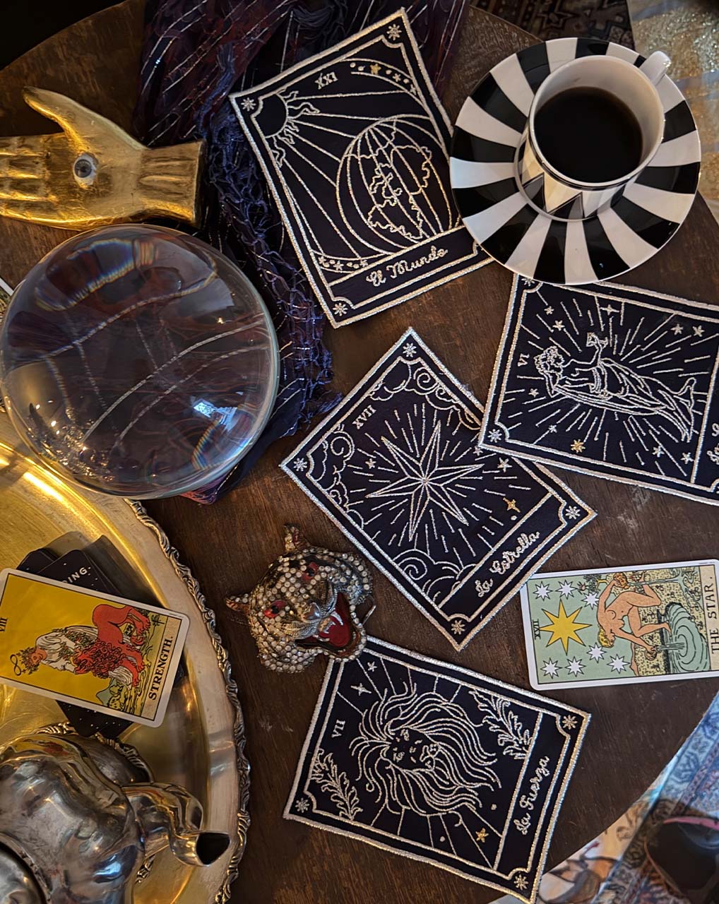 LA MESA DE LA FORTUNA:  UN AMULETO PARA RECIBIR CON MAGIA Y LUZ