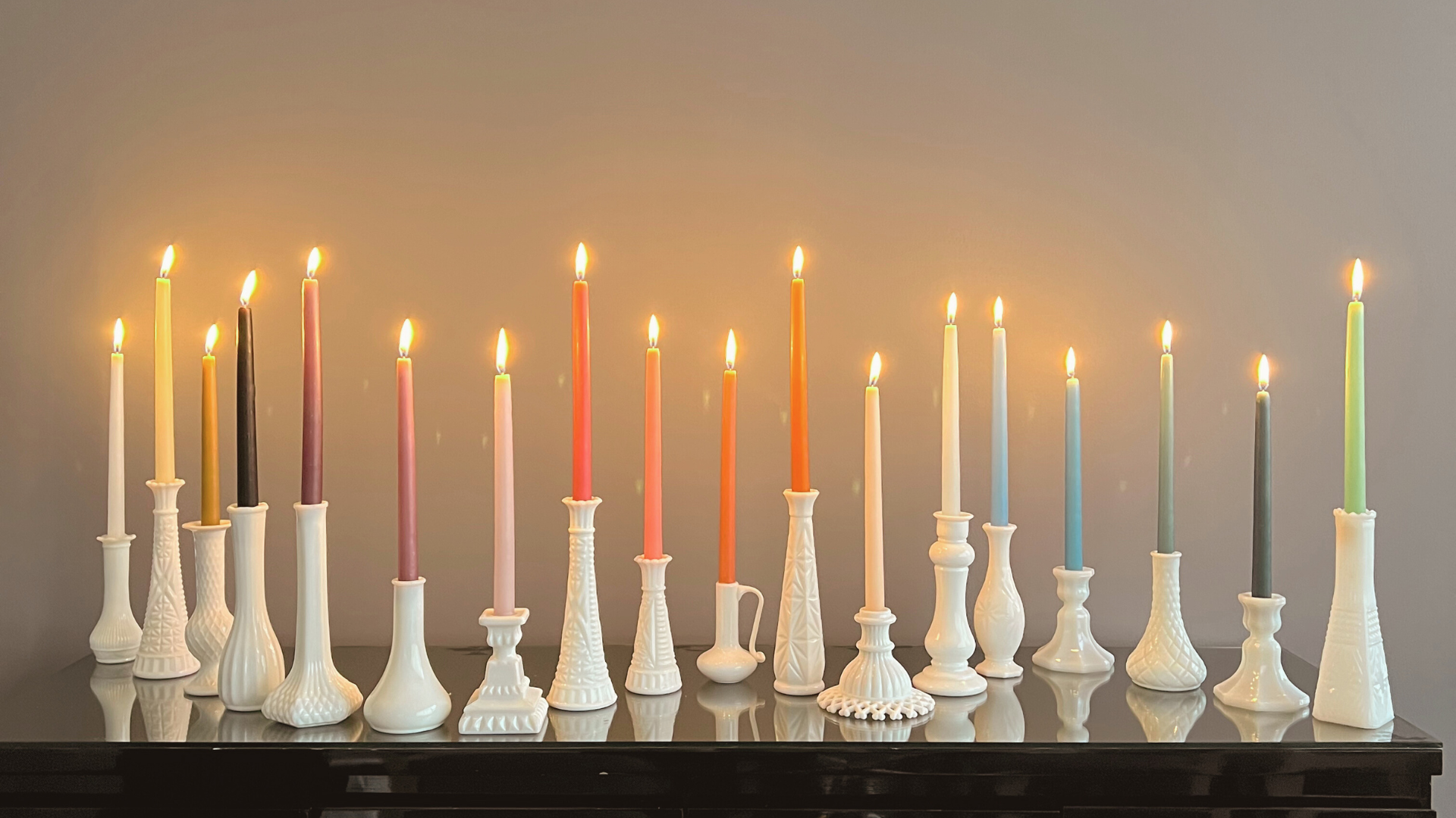 La magia de servir bonito con velas aromáticas