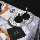 Vela Grande con Decoración de Flores de Cera en Color Negro.