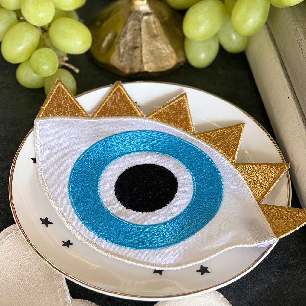 Cocteleras Lucky Eye con Pestañas en Lino Blanco. Set de 4