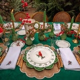 THE CARDINAL ZASHPACK: Set de 4 Servilletas en Lino Blanco con Bordado de Muérdago y 4 Platos de Ensalada con Cardenal Rojo.