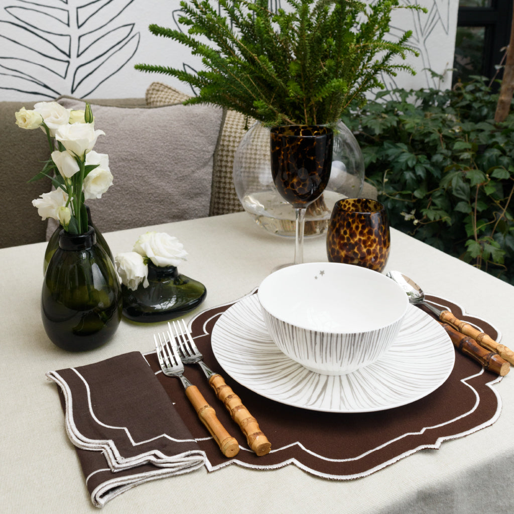 Set de 4 Platos Trinche y Bowls en Blanco con Rayas Grises