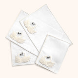 Coctelera de Cisne en Lino con Bordado Ivory. Set de 4