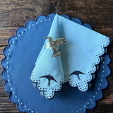 Set de 4 Servilletas Little Daisy Bordado Golondrina en Lino Azul