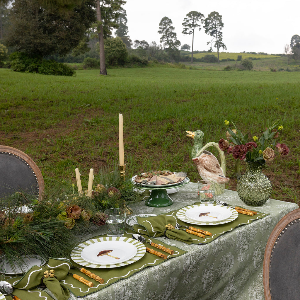 Set de Vajilla con Platos para Ensalada con Hongo y Platos Trinche Candy Cane Verde Olivo. Set para 4 personas
