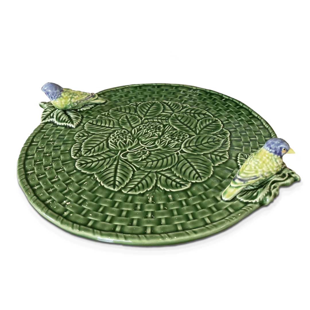 Quesera de cerámica verde con pajaritos, marca Bordallo Pinheiro 