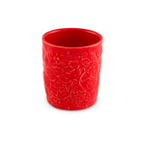 Vaso de agua bajo de cerámica rojo con decoración de fresas, de la colección Carmen de Bordallo Pinheiro