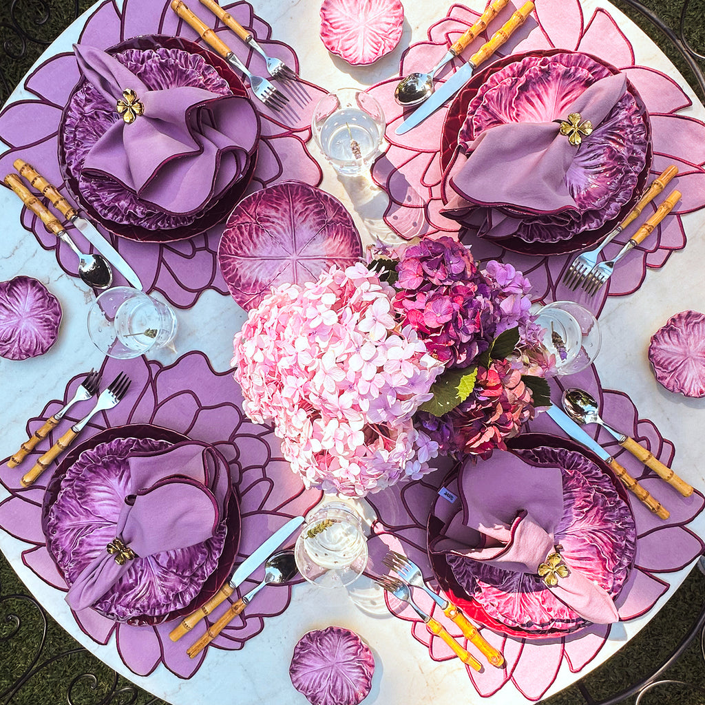 Set de Vajilla con Platos Trinche y Platos para Ensalada de Repollo Morado. Para 4 personas