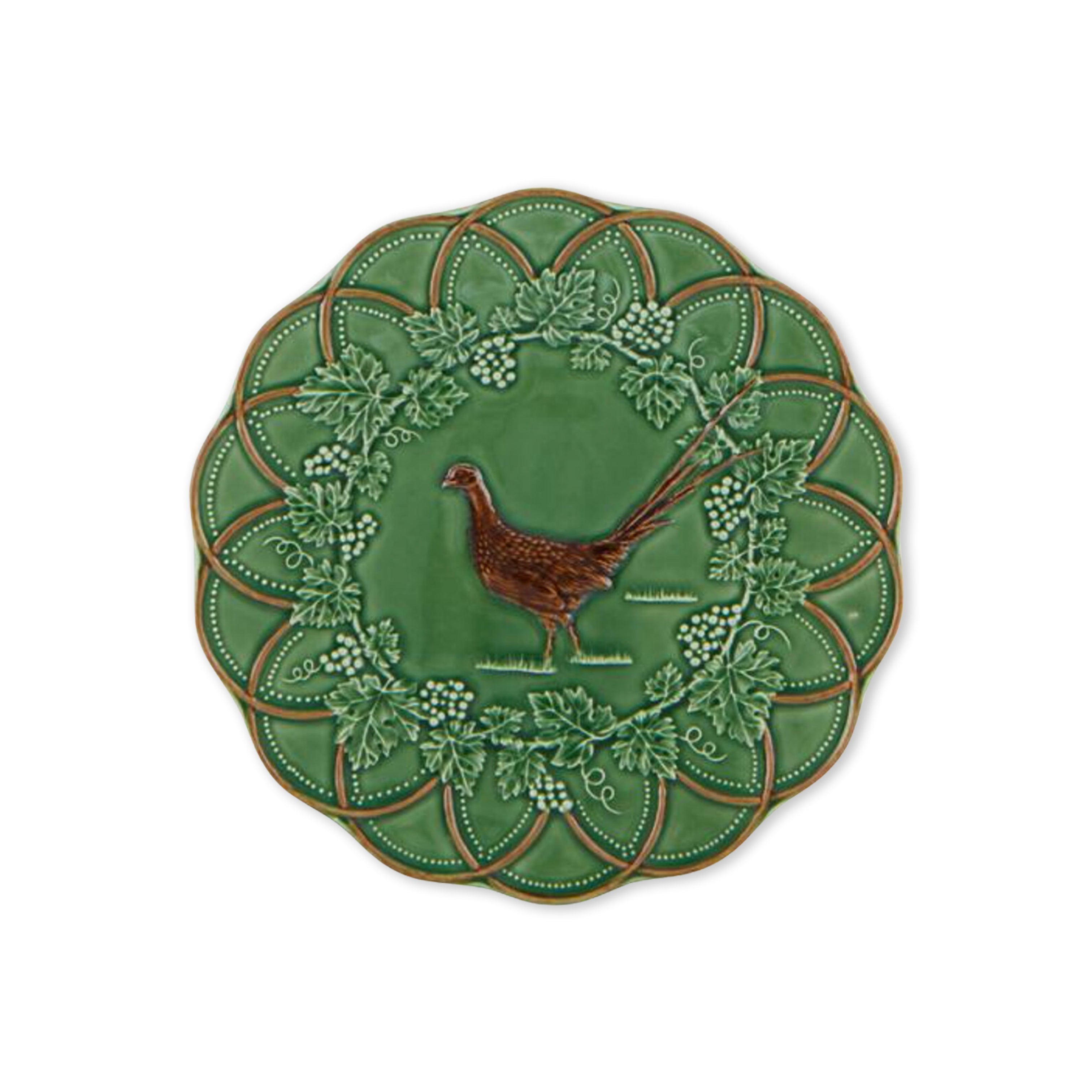 Plato para ensalada de cerámica con uvas y un pájaro faisán en cafe, marca Bordallo Pinheiro