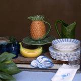 Cocteleras Tropic en Lino Arena Bordadas en forma de Hoja Orilla Azul. Set de 4.