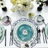 Servilleta en Lino Blanco con Bordado de Flor Negra, Set de 4