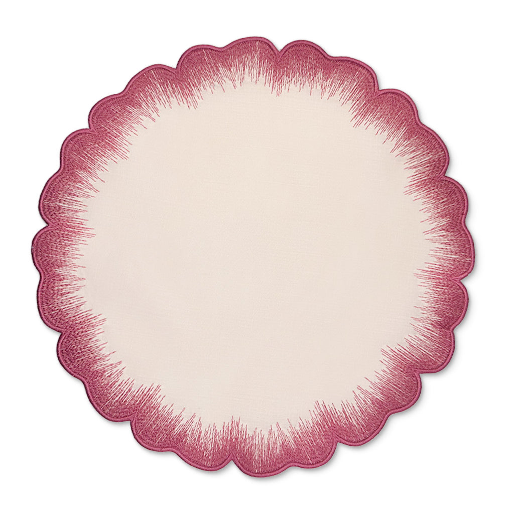 Mantel Individual Vivi en lino rosa con orilla bordada en rosa oscuro con pelitos, marca Zash
