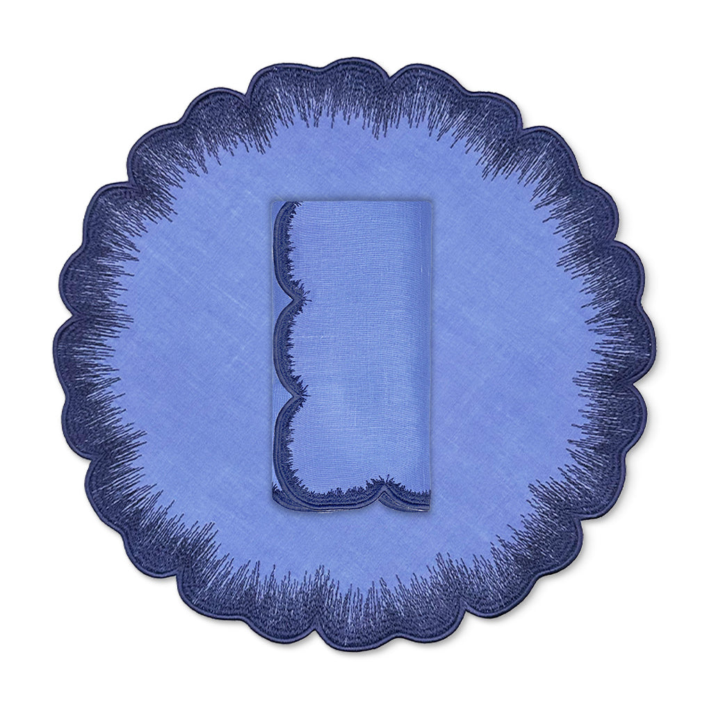 Set de mantelería Vivi con Individuales y Servilletas en lino azul con bordado de pelitos, marca Zash