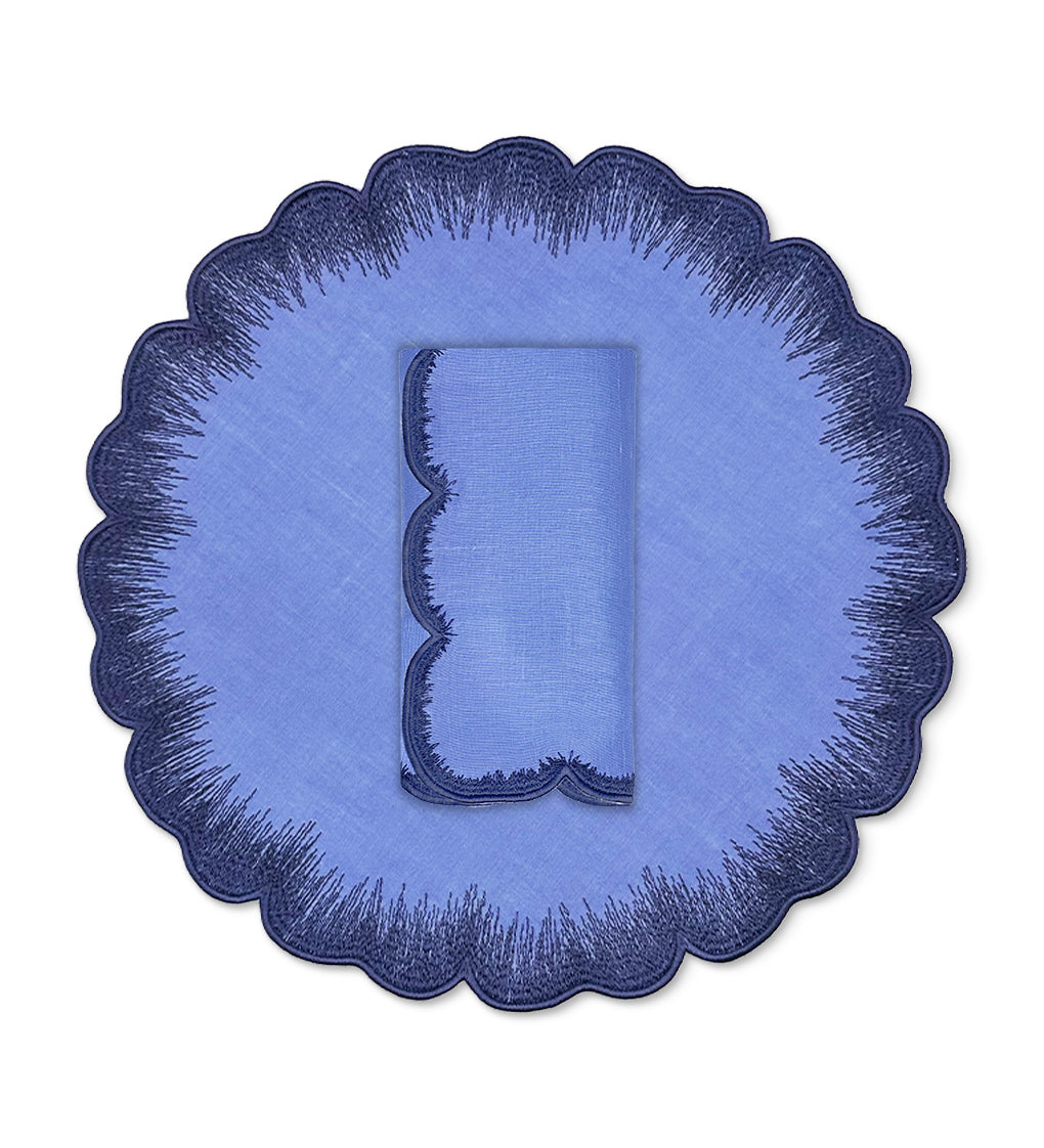 Set de mantelería Vivi con Individuales y Servilletas en lino azul con bordado de pelitos, marca Zash