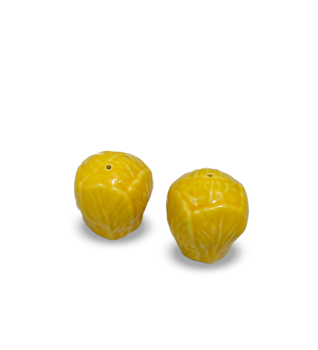 Sal y pimentero de cerámica color amarillo con forma de hoja de repollo, marca Zash