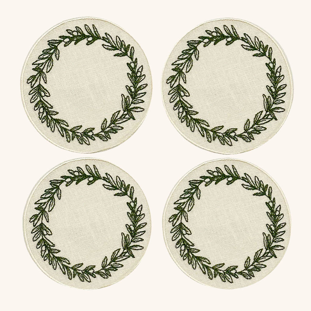 Coasters Olivos con Bordado de Guirnalda Verde en Lino Arena. Set de 4