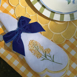 Servilleta Big Daisy en Lino Blanco con Bordado de Flor en Amarilla . Set de 4