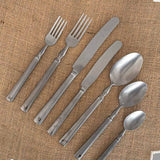 Individual Big Daisy de Yute con Orilla Bordada en Ivory. Set de 4