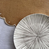 Individual Big Daisy de Yute con Orilla Bordada en Ivory. Set de 4