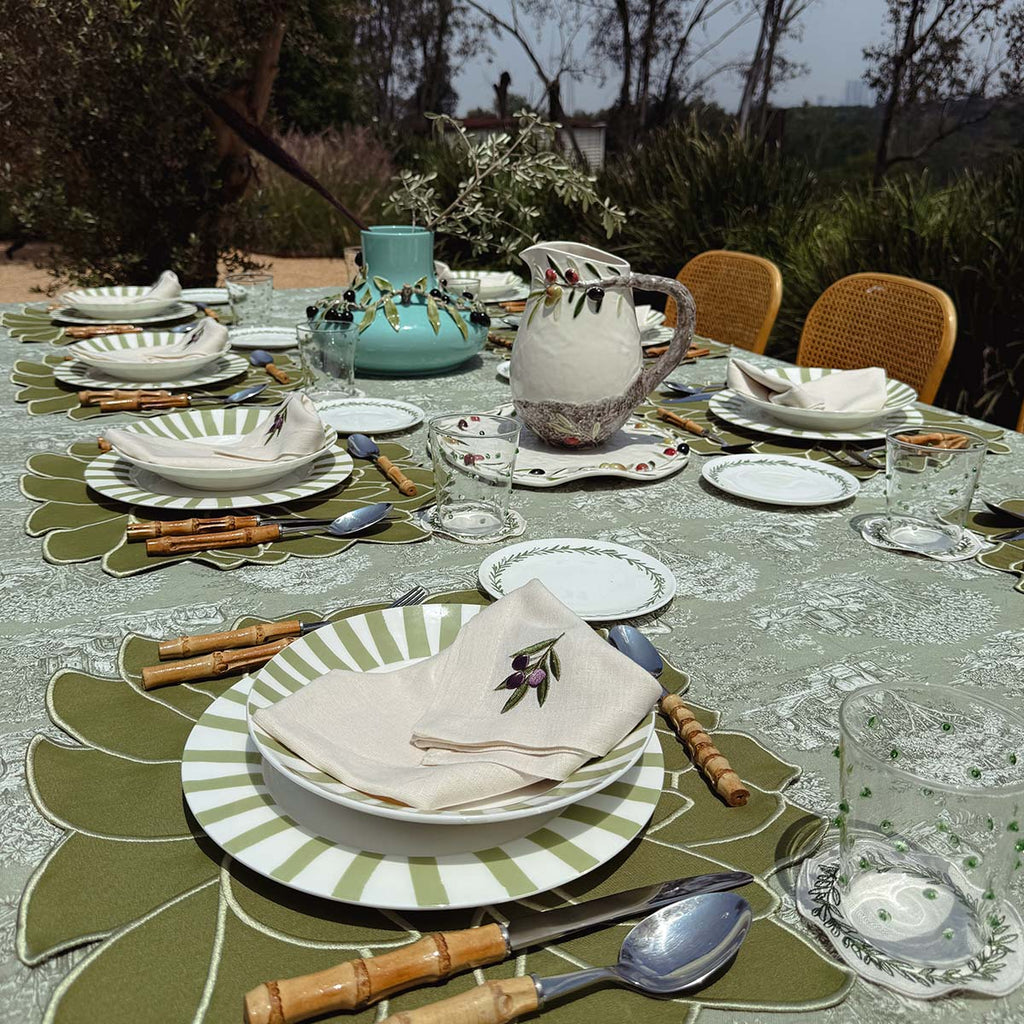 Set de Vajilla con Platos Trinche y Platos Soperos Candy Cane Verde Olivo. Set para 4 personas