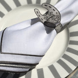 Servilletero de Herradura en Lino Gris Bordado. Set de 4