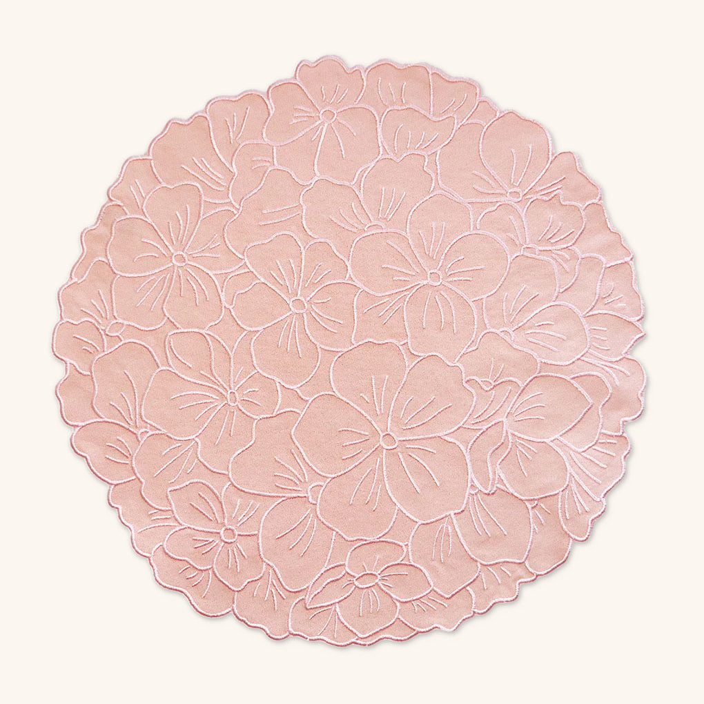 Individuales Bouquet en Algodón Rosa con Bordado de Hortensia. Set de 4