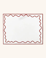 Individuales Regina en Loneta Blanca con Ondas Bordadas en Rojo. Set de 4