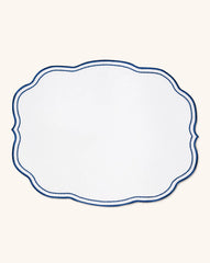 Individuales Sofía en Lino Blanco con Bordado Azul. Set de 4