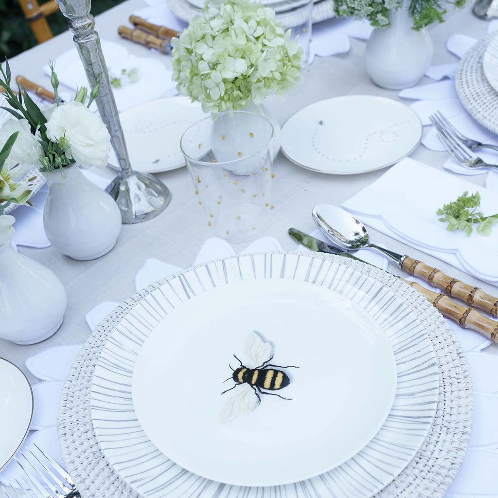 Set de Vajilla Spring Bee para 4 personas con Platos Trinche Rayas Gris Plata, Platos Ensalada Abeja y Plato para Pan con Abeja Volando.