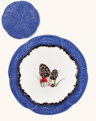 Vajilla con Platos Trinche y Pan de Repollo Azul Cobalto y Platos para Ensalada con Hongos Morillas. Set para 4 personas