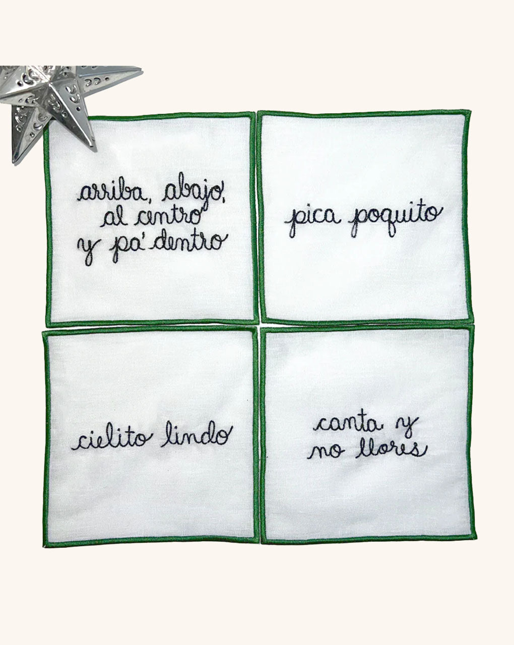 Juego de 4 Servilletas de coctel Bordadas con frases de Viva México y Envueltas en Bolsita de Mercado, verde 
