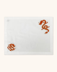 Juego de 4 Manteles Individuales en Lino Blanco con Bordado de Dragón naranja