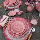 Set de Mantelería Vivi con Individuales y Servilletas en Lino Rosa con Bordado de Pelitos. Set para 4 personas