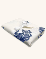 Mantel de Mesa Rectangular en Lino Blanco con Flores Azules 5 x 2.7m