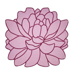 Mantel individual Blossom en forma de flor de loneta lila con orilla bordada en color berenjena, marca Zash