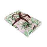 Mantel completo de Mesa Tropic en algodón rosa con changos y palmeras, marca Zash